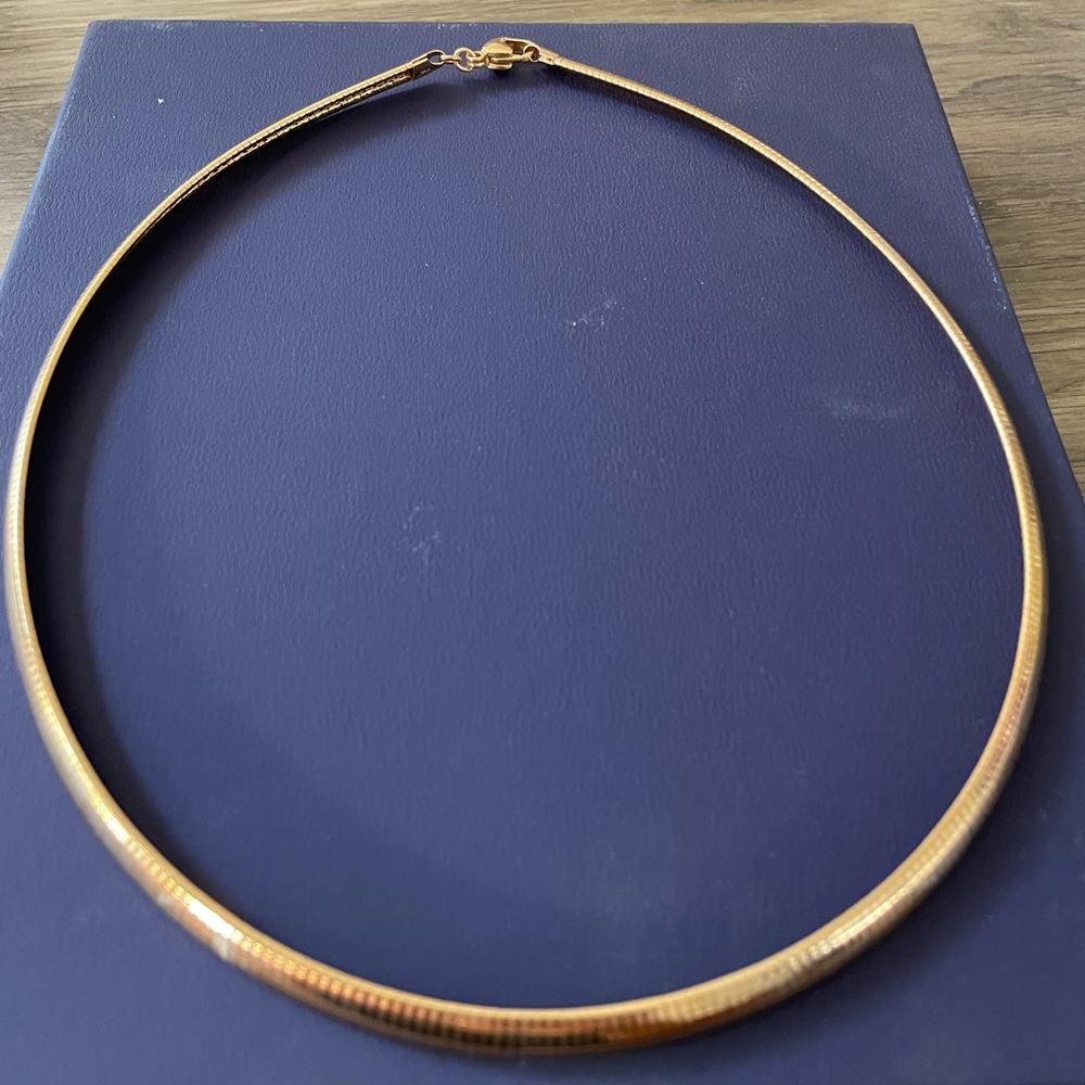 Herringbone choker; stainless steel with rose gold overlay